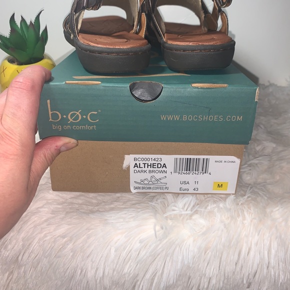 b.o.c. (big on comfort) Sandals Women’s Size 11 - Picture 4 of 5